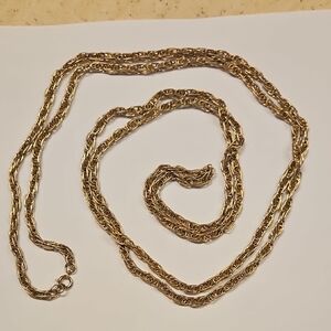 Elegant Gold Color Chain Necklace